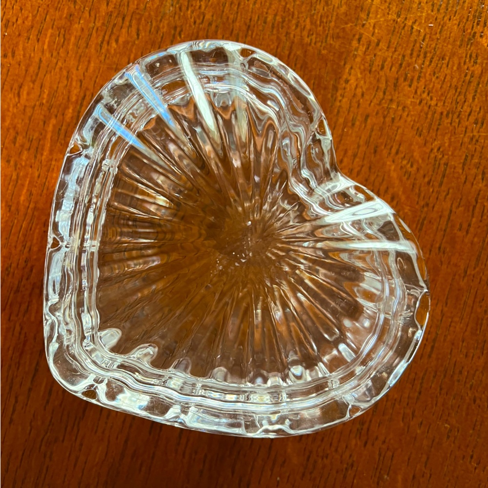 Heart shaped trinket box with lid